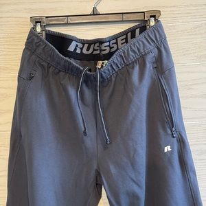 Russell Men’s Size M (32-34) slip on joggers.